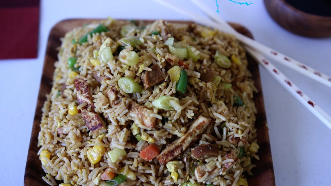 vegan-chinese-fried-rice-the-mushroom-den